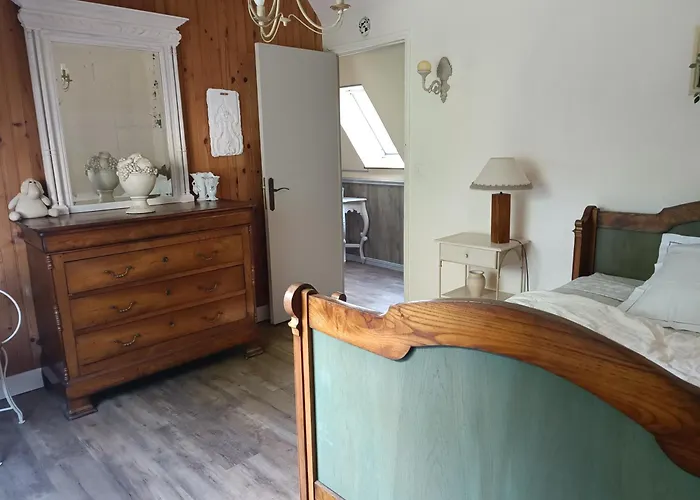 Maison Dans Un Environnement Boise Tres Calme