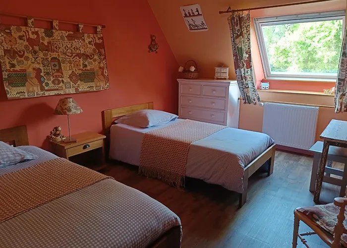 Maison Dans Un Environnement Boise Tres Calme